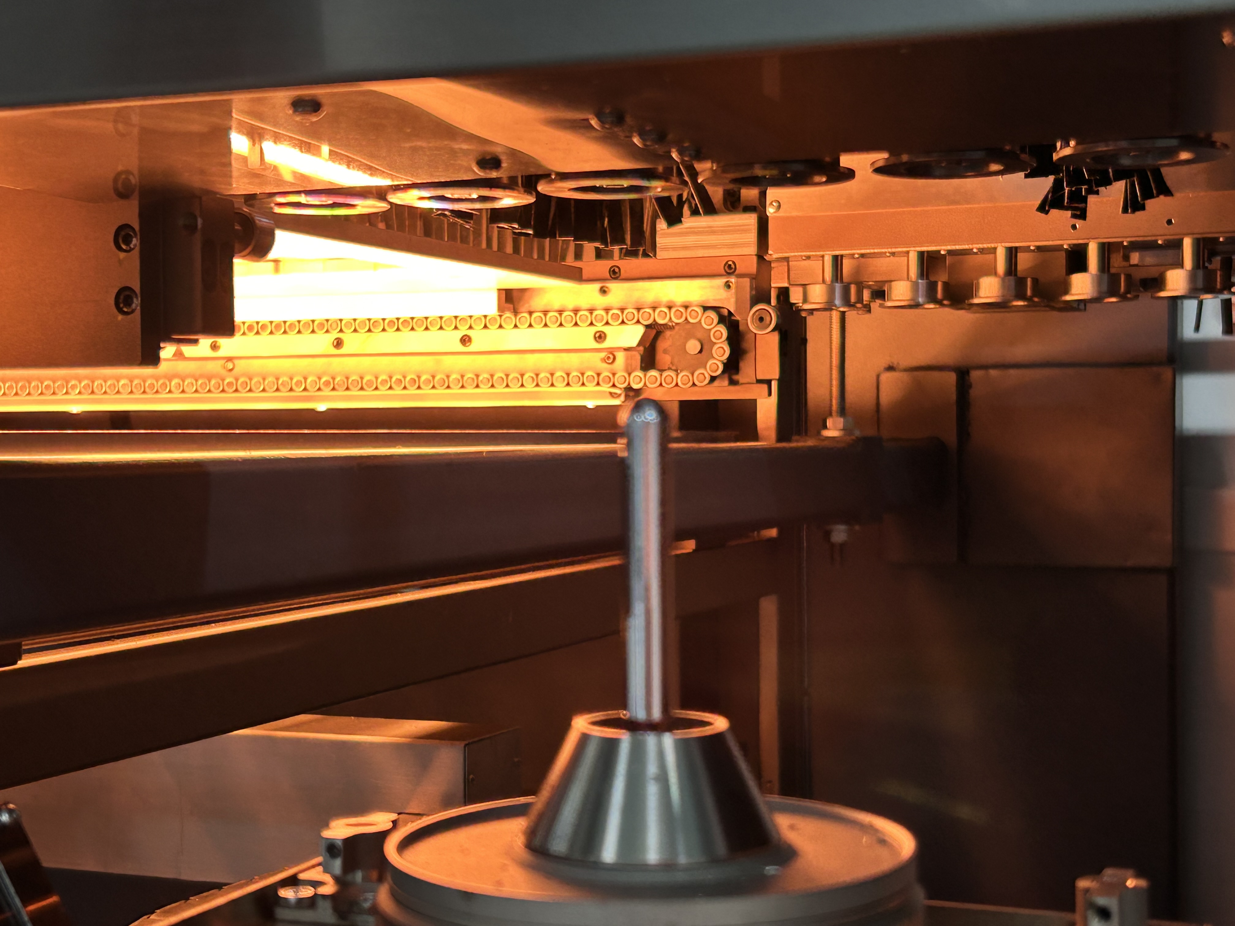 固悳威(wei)的(de)選擇：邁威(wei)如何以(yi)定製(zhi)化(hua)銲接方(fang)案破(po)解儲(chu)能製造(zao)三大痛(tong)點(dian)？